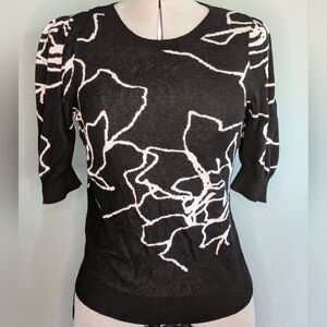 White House Black Market Black and White Sweater Size Large
